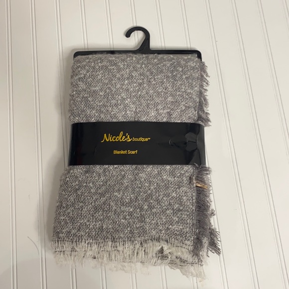nicoles Accessories - New full size blanket scarf 🧣